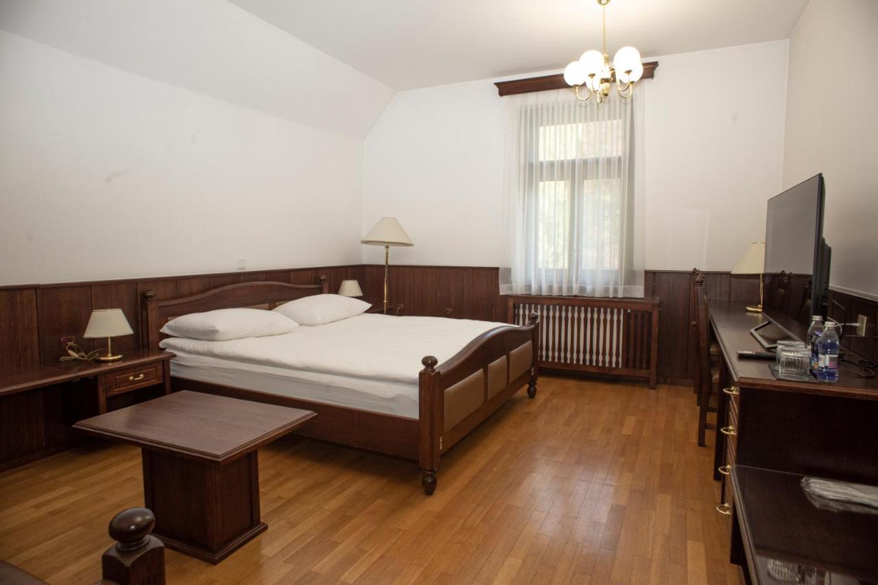 Vila Herberstein Velenje Buitenkant foto